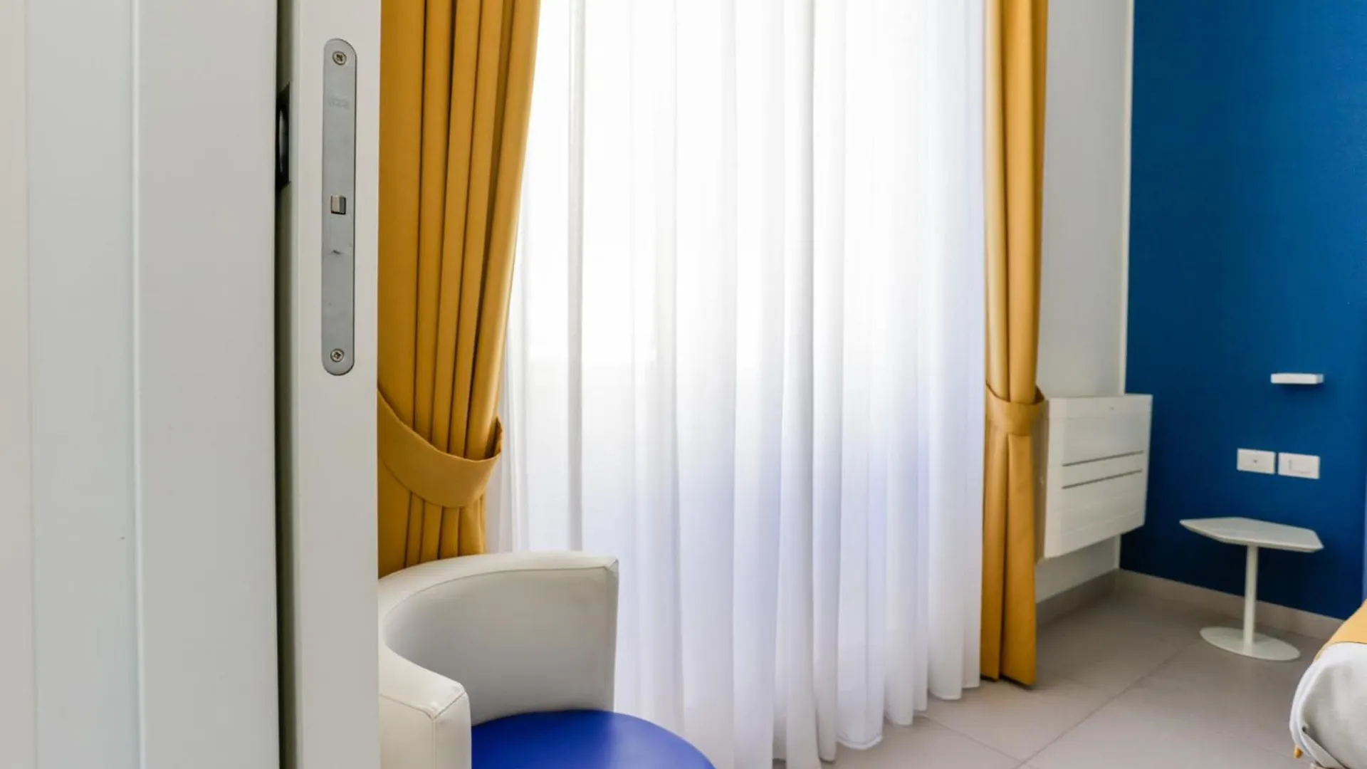 V10 Guesthouse Naples