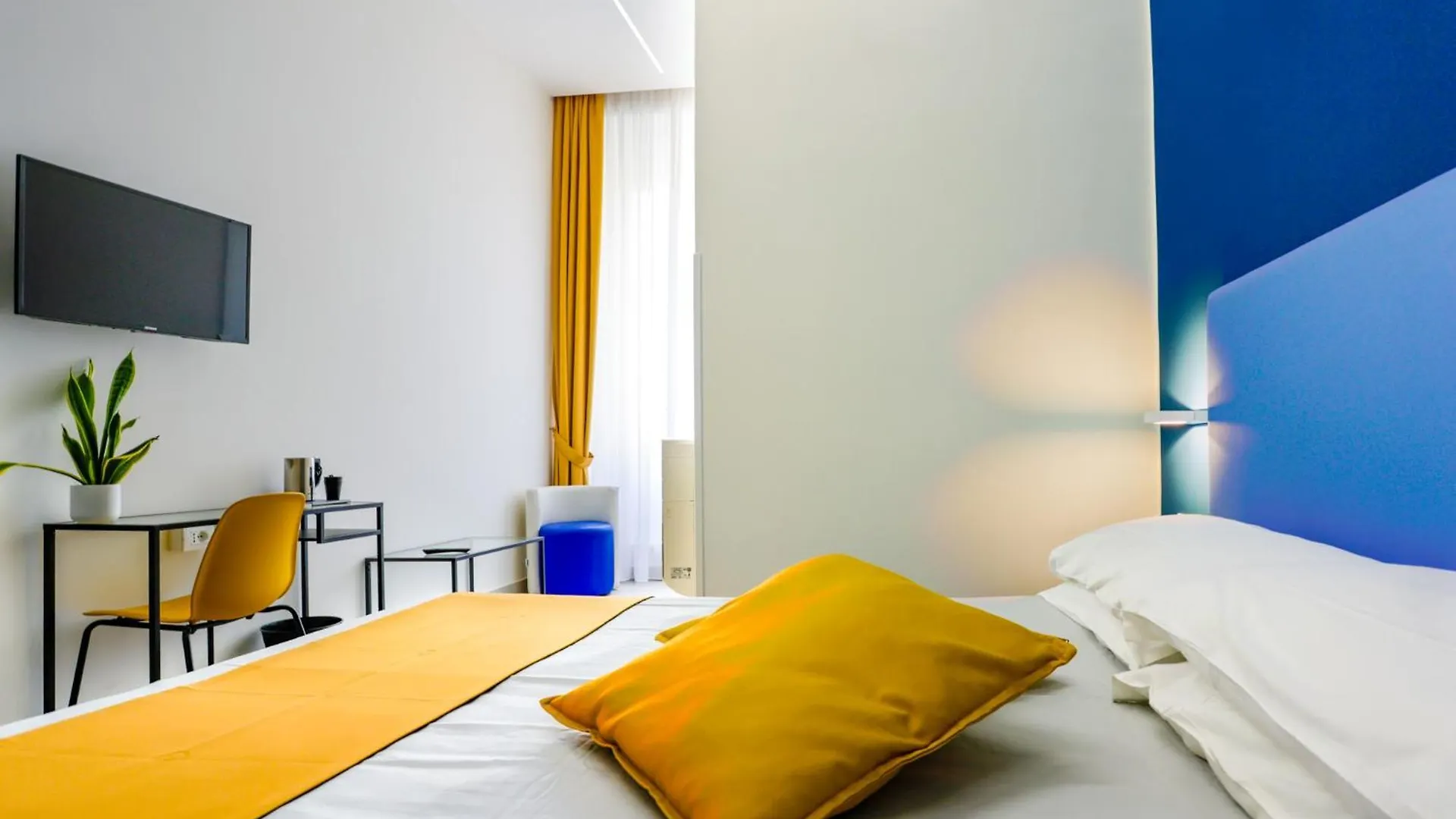 V10 Guesthouse Naples