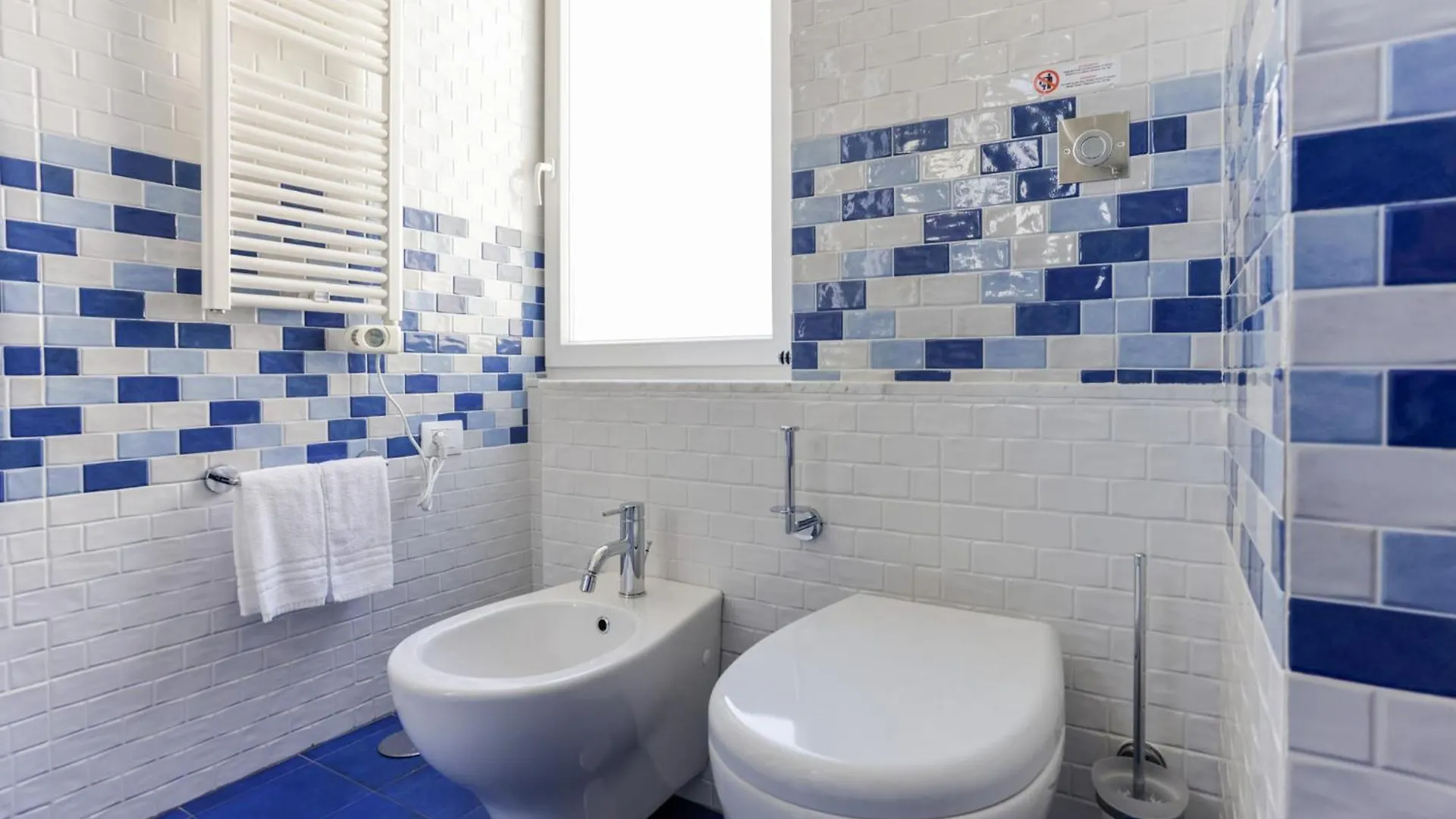 Guest house V10 Guesthouse - Vanvitelli 10 Naples