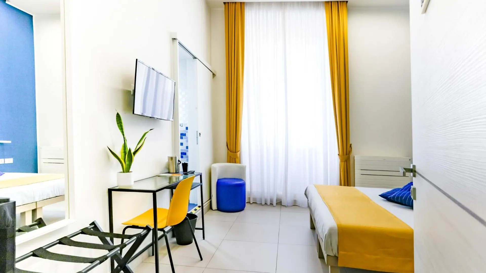 V10 Guesthouse - Vanvitelli 10 Naples Italy