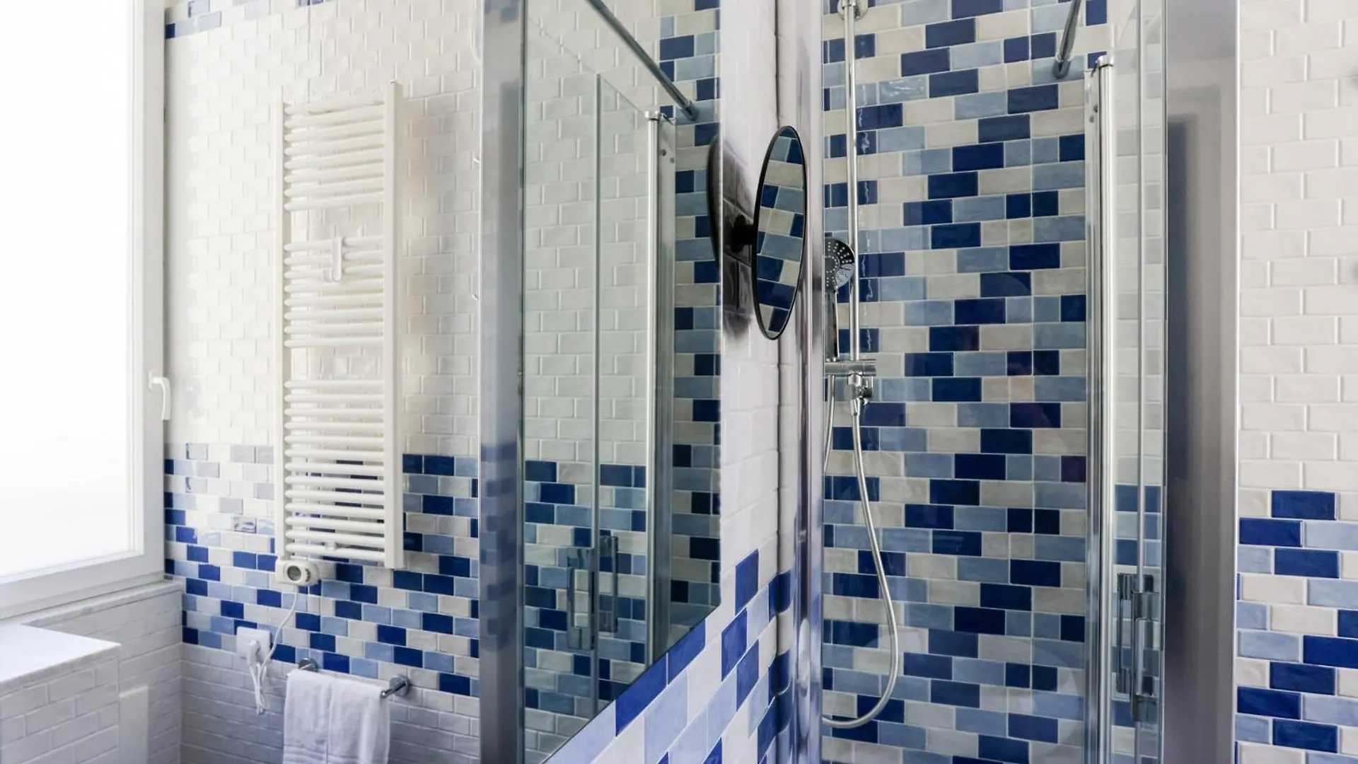 V10 Guesthouse - Vanvitelli 10 Naples Italy