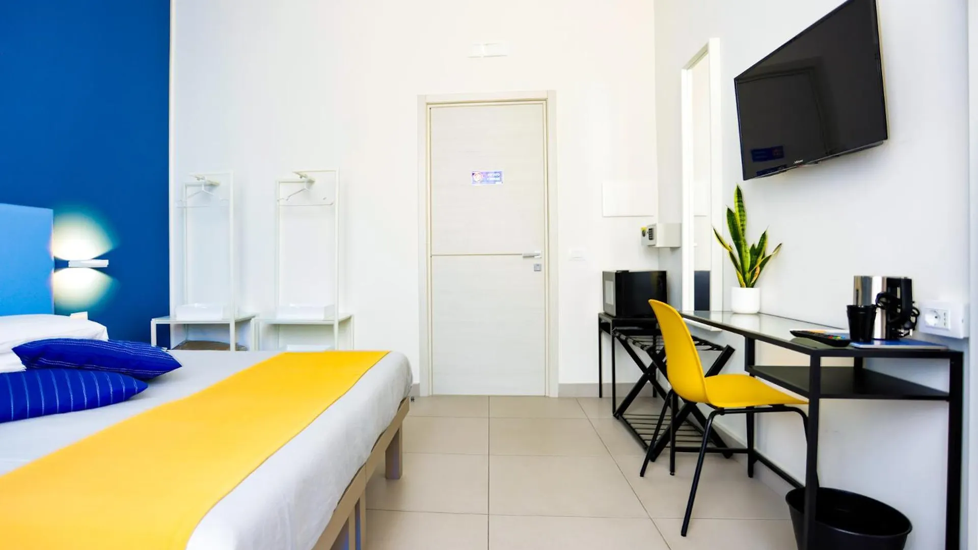 V10 Guesthouse - Vanvitelli 10 Naples