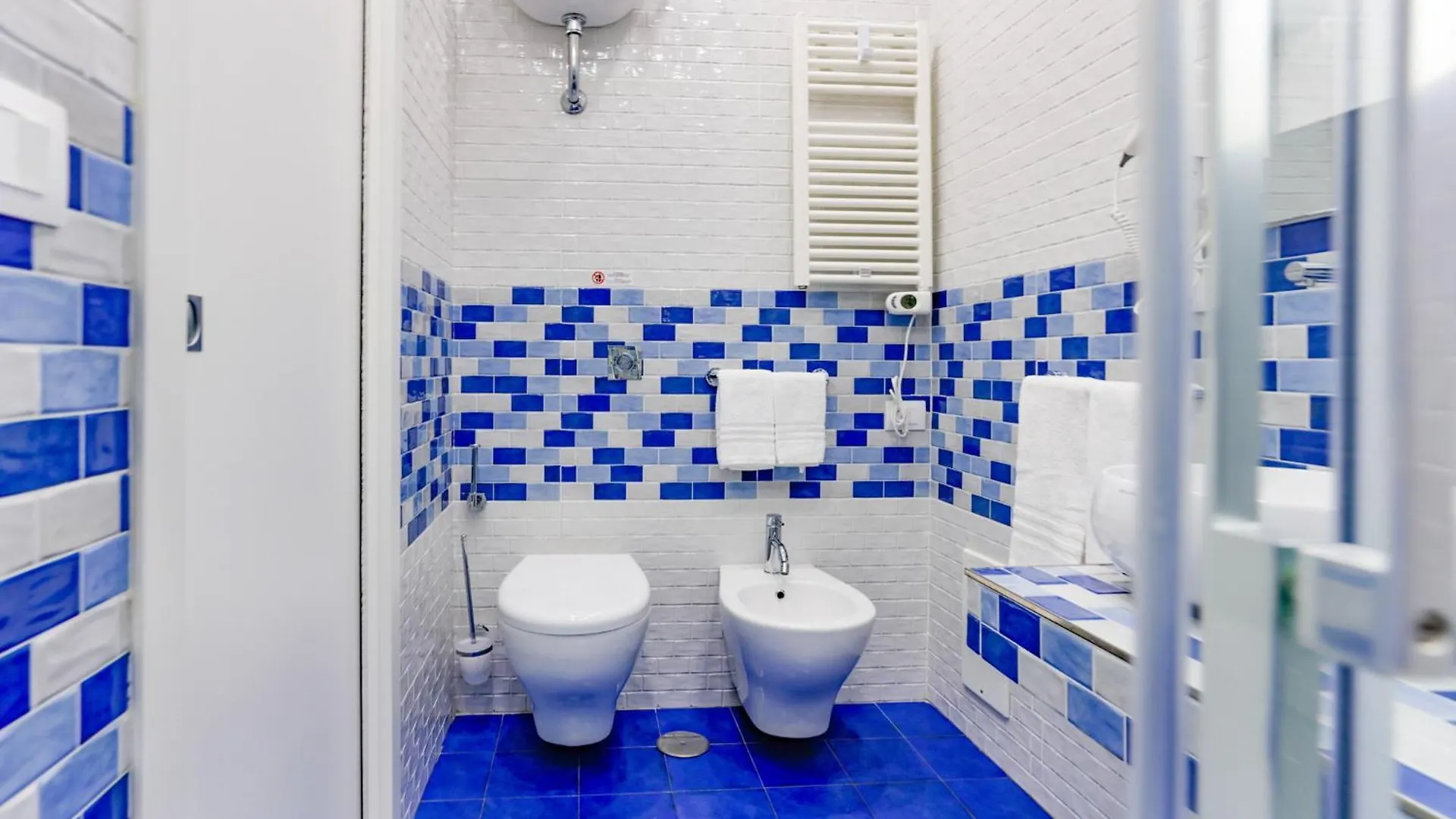 V10 Guesthouse - Vanvitelli 10 Naples