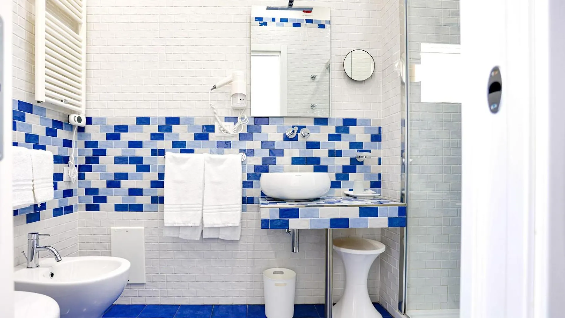 V10 Guesthouse - Vanvitelli 10 Naples Italy