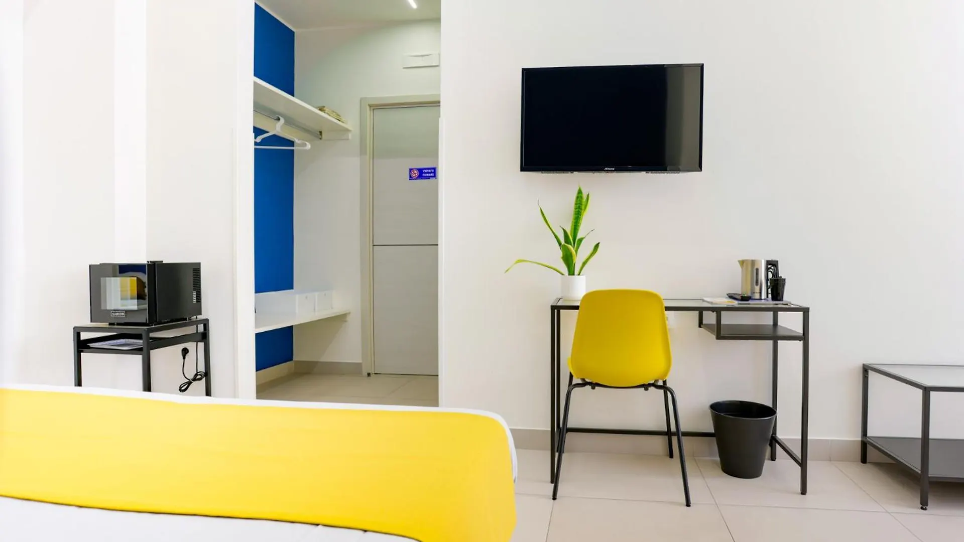 Guest house V10 Guesthouse - Vanvitelli 10 Naples Italy