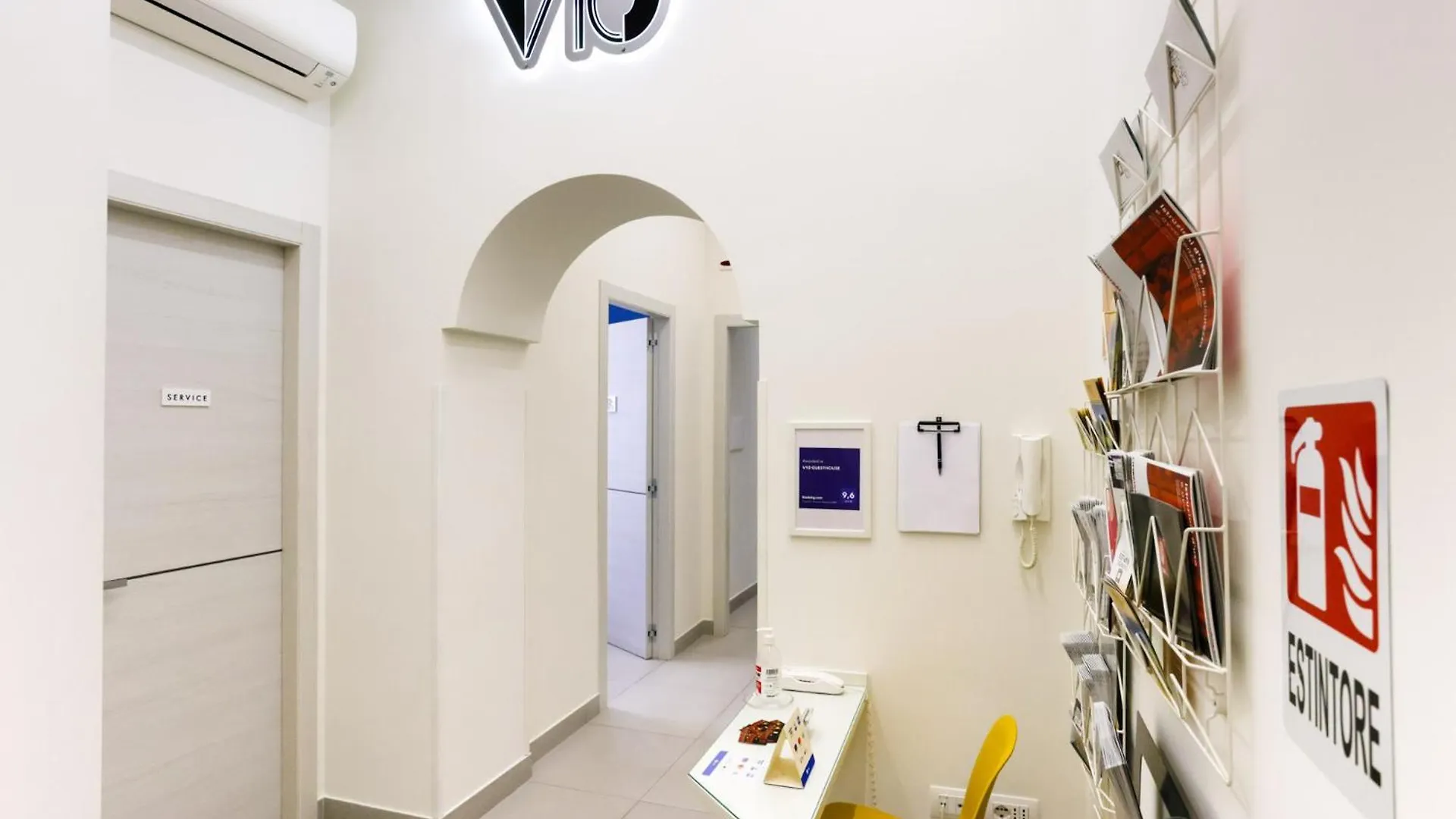 V10 Guesthouse - Vanvitelli 10 Naples 0*,