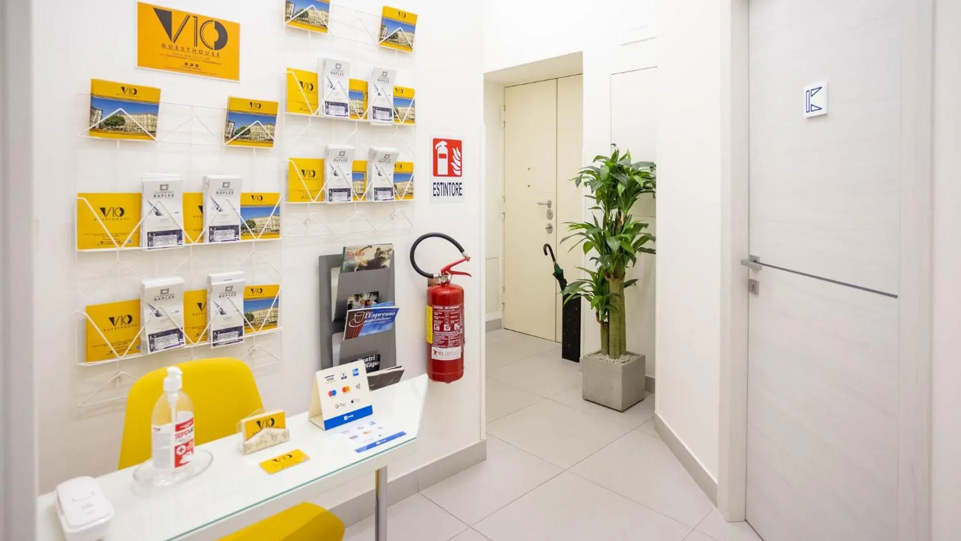 V10 Guesthouse - Vanvitelli 10 Naples Italy