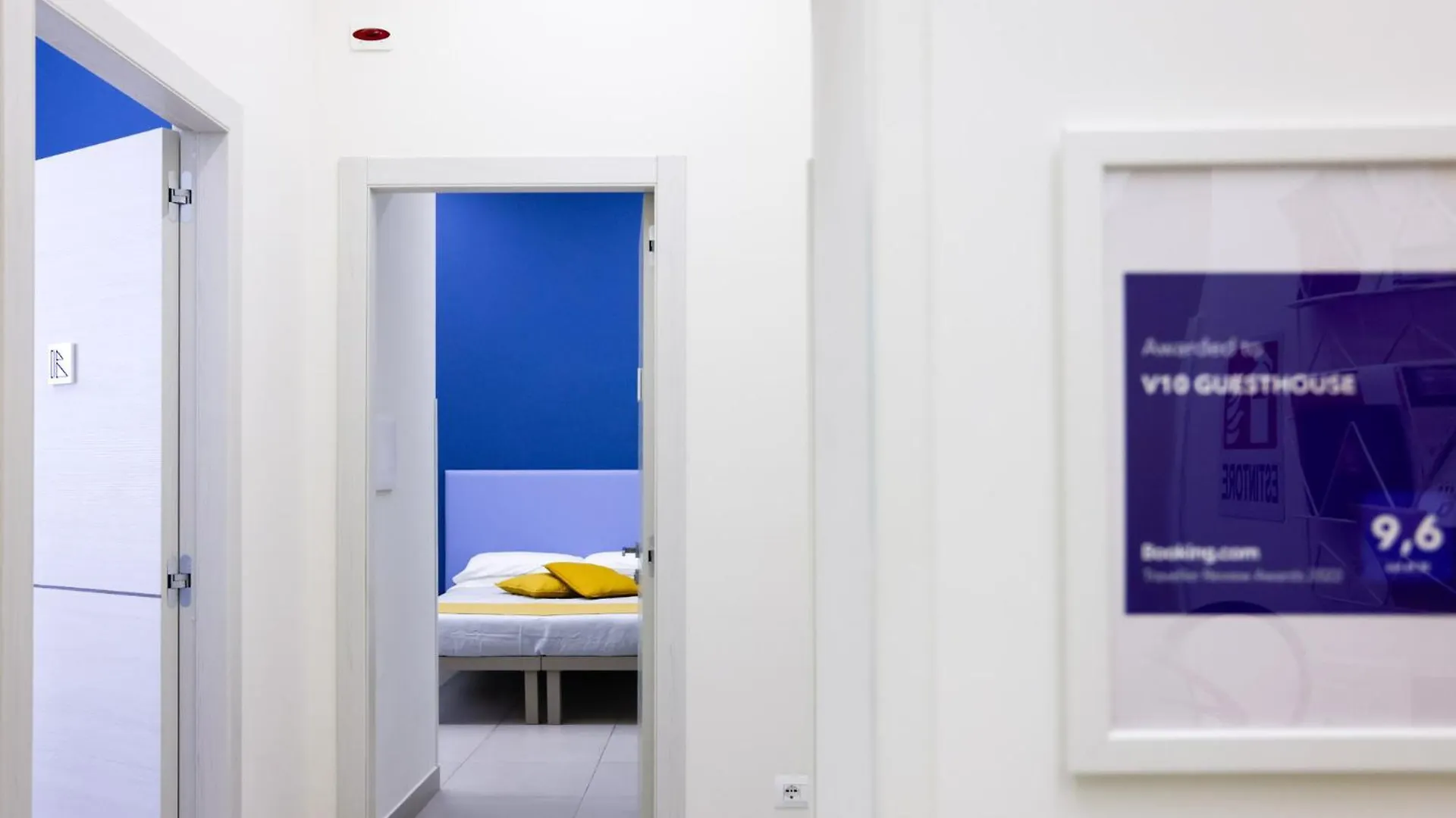 Guest house V10 Guesthouse - Vanvitelli 10 Naples